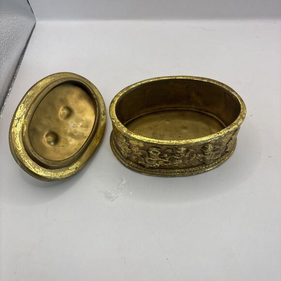 Pacific Rim Import Corp Distressed Gold Tone Trinket Box Cherubs - Picture 6 of 8